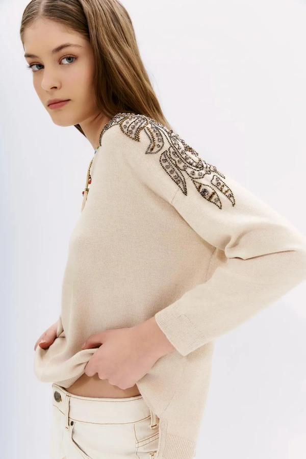 sweater coraline