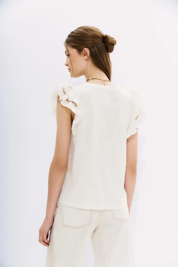 camiseta romance broderie