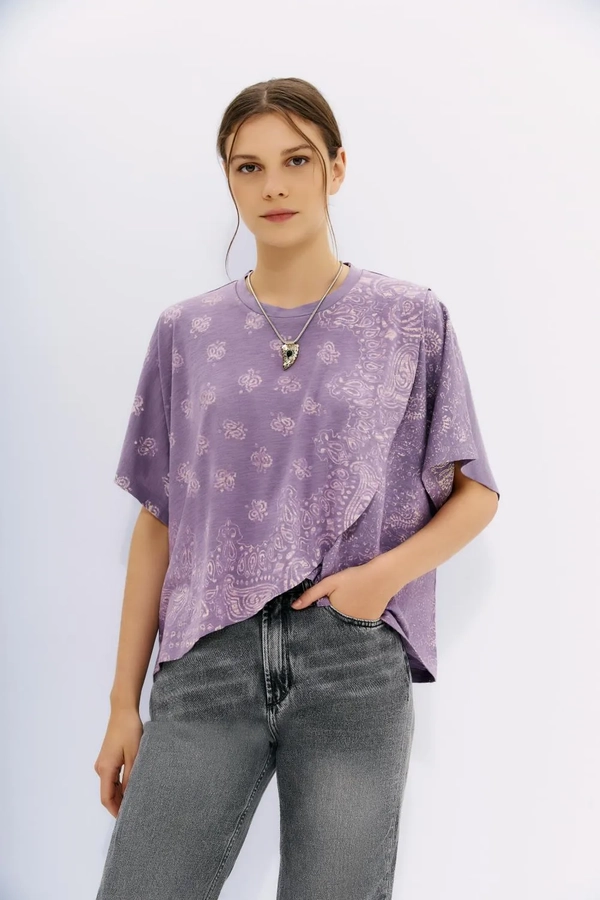 camiseta destroyed bandani