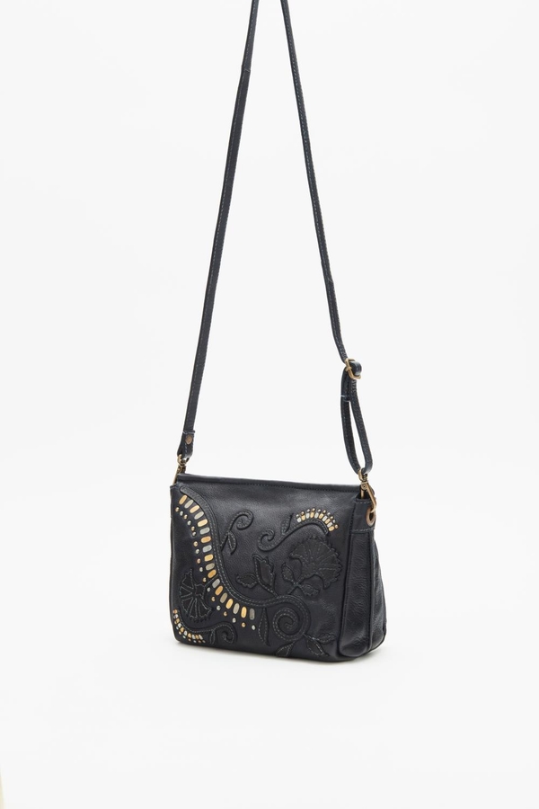 cartera braid flower