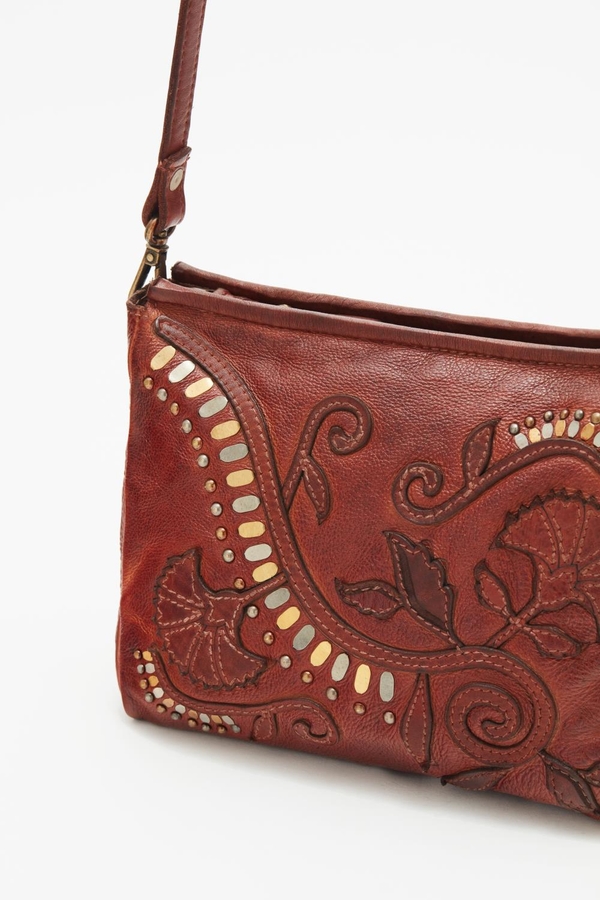 cartera braid flower