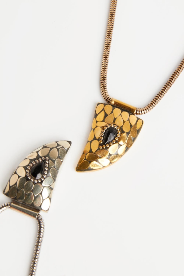 collar ocean stone