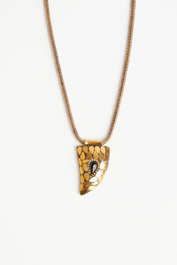 collar ocean stone