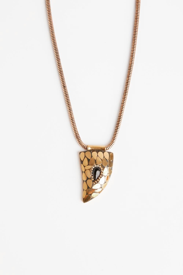 collar ocean stone