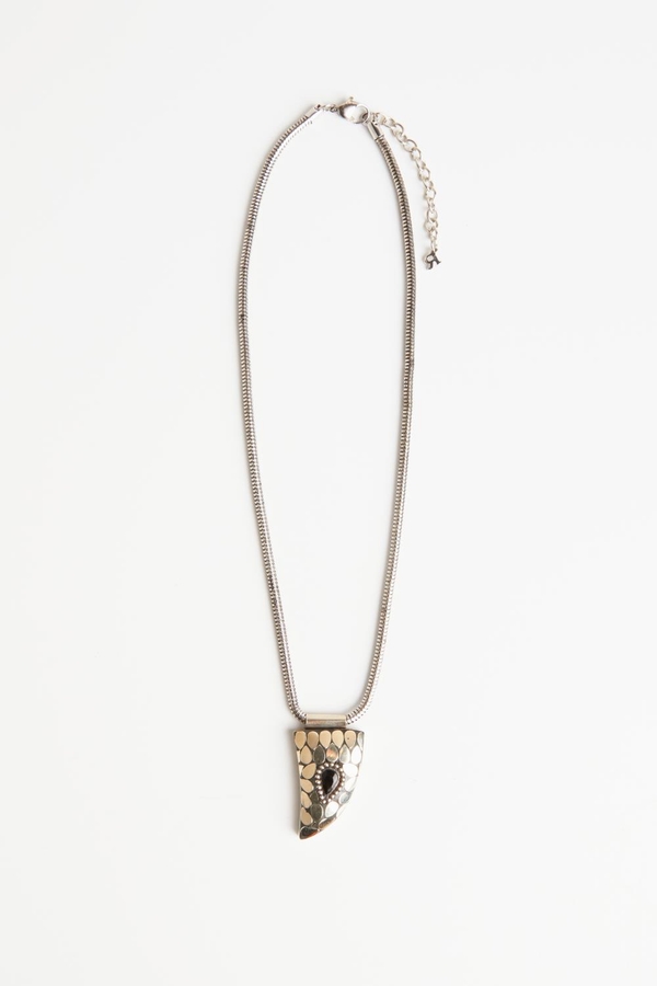 collar ocean stone