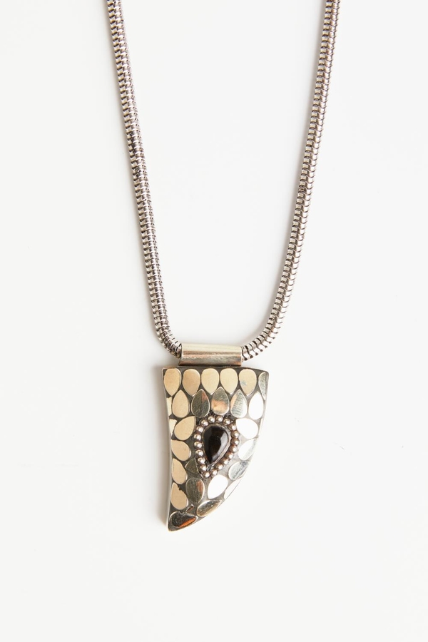collar ocean stone