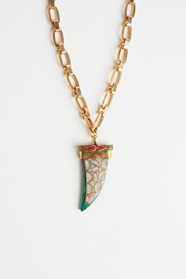 collar asia horn