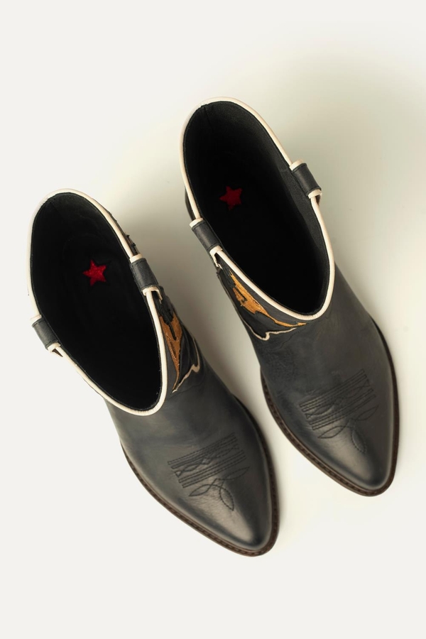 Bota Mikiya