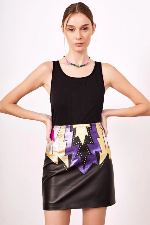 falda fire metal cuero