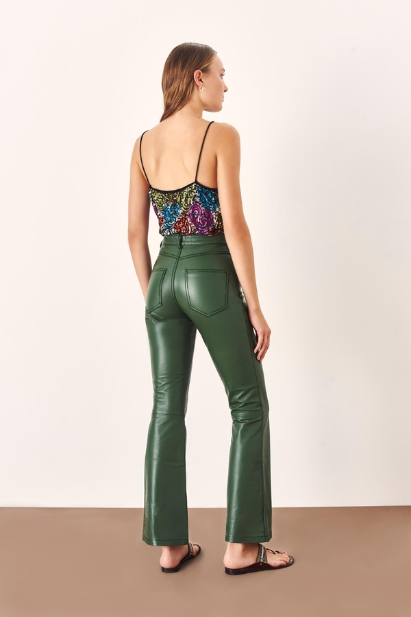 Pantalón Straight Cuero