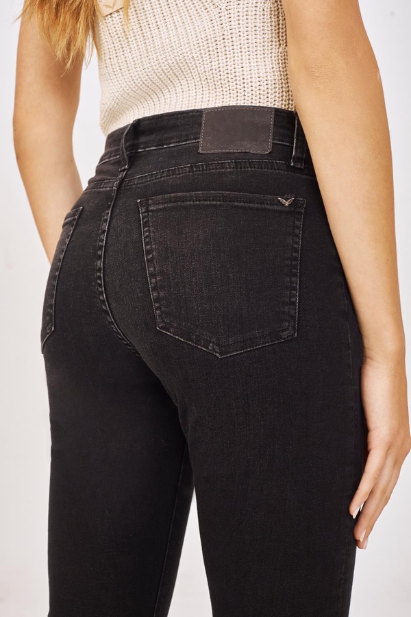 Jean Slim High Rise Dark Black