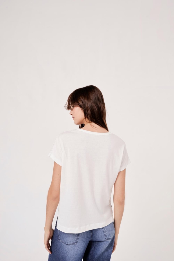 remera v flower