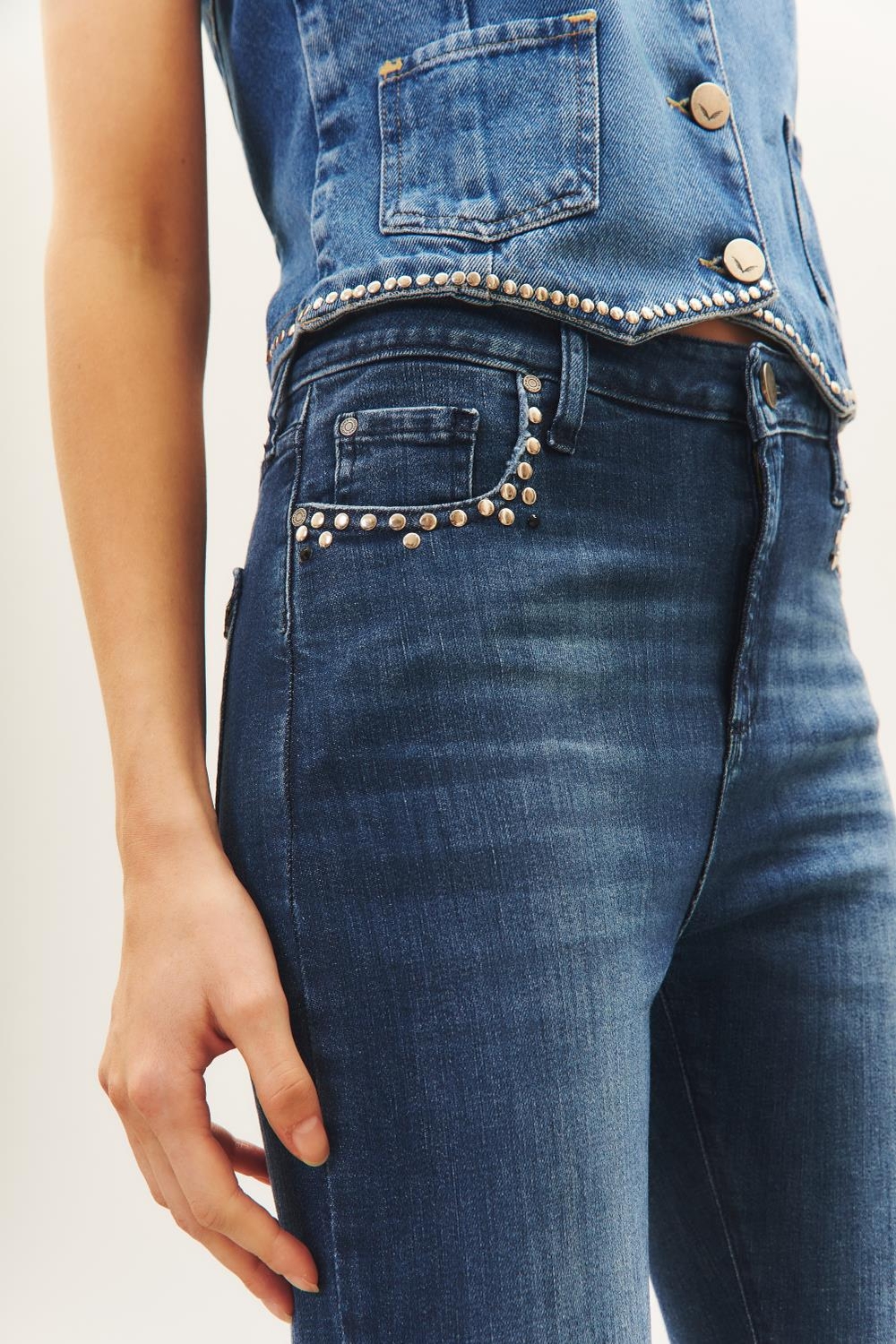 jean flare metal