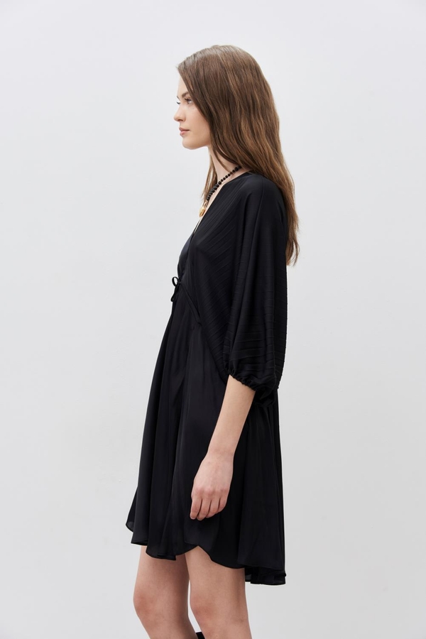 vestido mica pleats