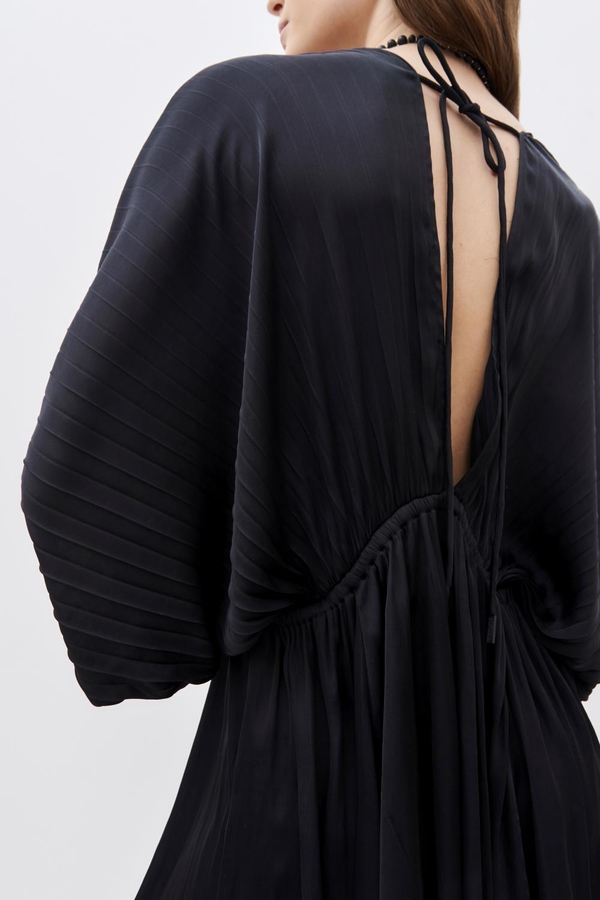 vestido mica pleats