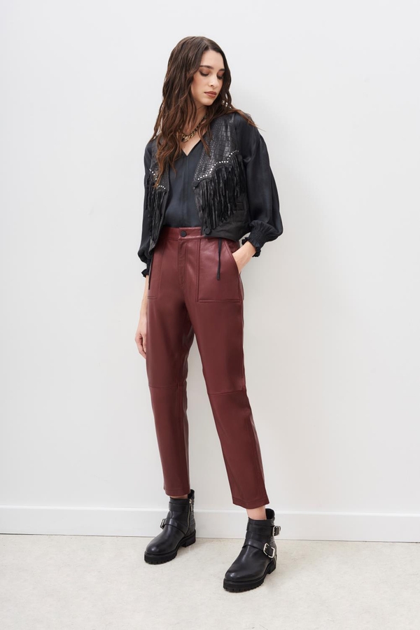 pantalon recto new cuero