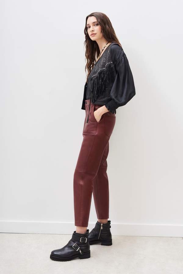 pantalon recto new cuero