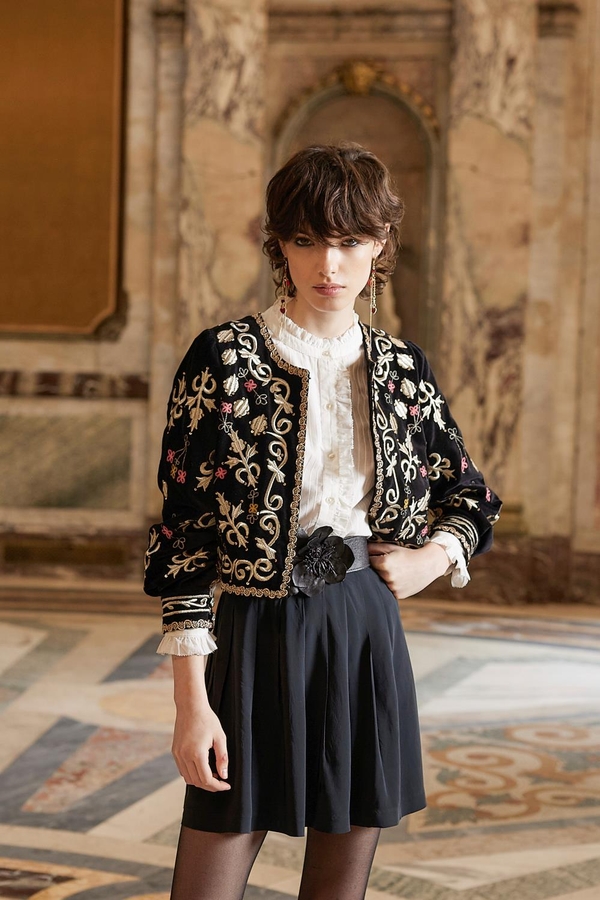 falda amine plain