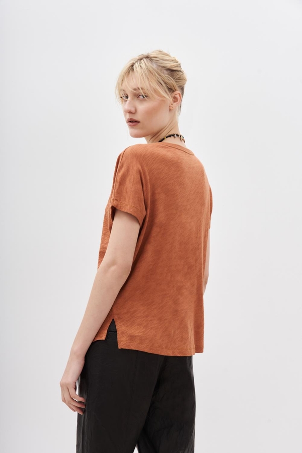 camiseta clara new